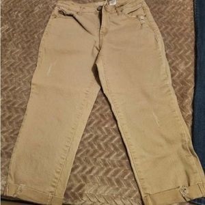 Time and Tru Mid-Rise ankle jeans